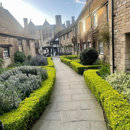 The Talbot Hotel, Oundle , Near Peterborough Eksteriør billede