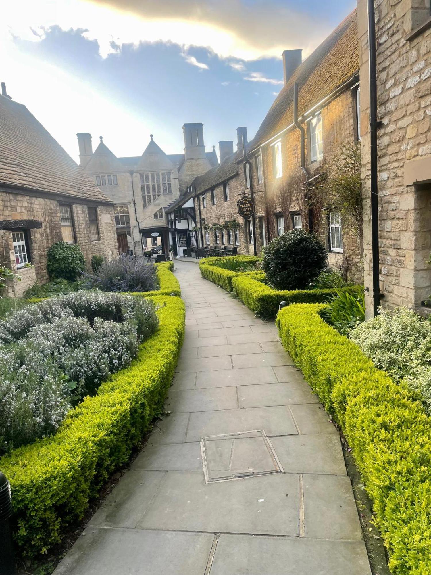 The Talbot Hotel, Oundle , Near Peterborough Eksteriør billede